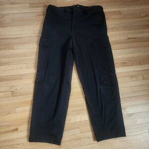 H&M Men’s Black Loose-Fit Cargo Pants — 36x30 • Adjustable Strap Belt